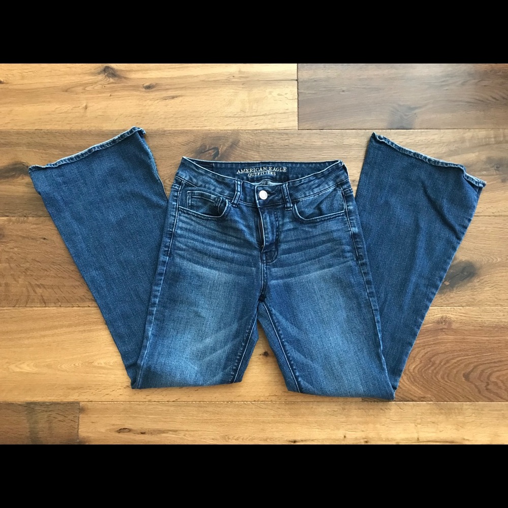AE HI RISE BELL BOTTOM JEANS